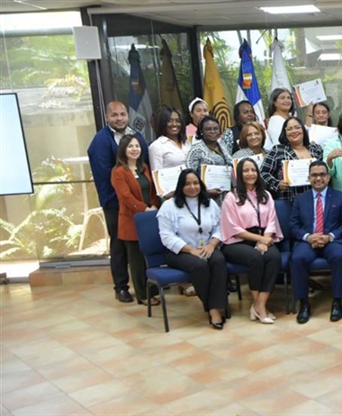 JCE entrega 34 certificados a colaboradores que concluyeron curso de...