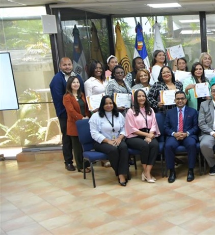 JCE entrega 34 certificados a colaboradores que concluyeron curso de...
