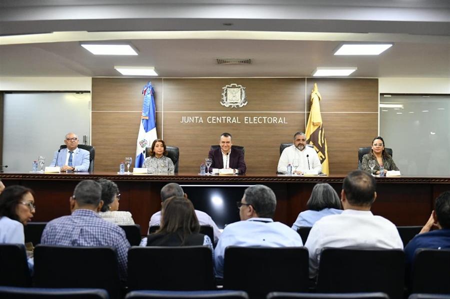 JCE y el IESPEC gradúan 178 periodistas y comunicadores sociales en “Diplomado Especializado en Administración Electoral”