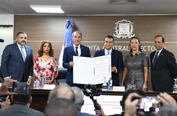 La EFEC, escuela de la JCE, se convierte en un Instituto Especializado...