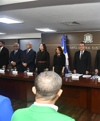JCE-IESPEC gradúa en Administración Electoral a 200 miembros de...