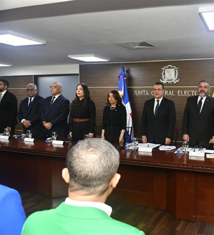 JCE-IESPEC gradúa en Administración Electoral a 200 miembros de...