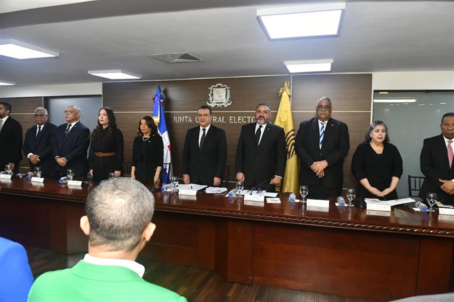 JCE-IESPEC gradúa en Administración Electoral a 200 miembros de organizaciones política