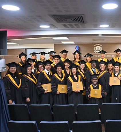 JCE- IESPEC celebra primera graduación ordinaria de Especialidad en...
