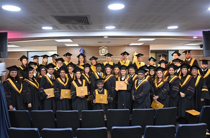 JCE- IESPEC celebra primera graduación ordinaria de Especialidad en...