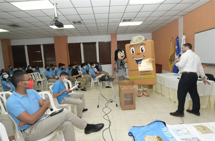 JCE continuó con la realización del taller “Mi identidad y nuestra...