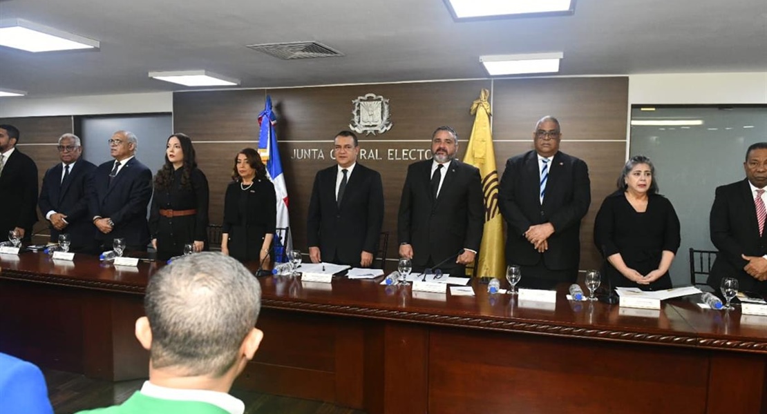 JCE-IESPEC gradúa en Administración Electoral a 200 miembros de organizaciones política