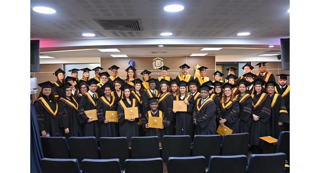 JCE- IESPEC celebra primera graduación ordinaria de Especialidad en Administración Política...